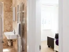 River's Edge - Luxe Riverside Retreat