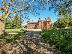 Teulons Hall